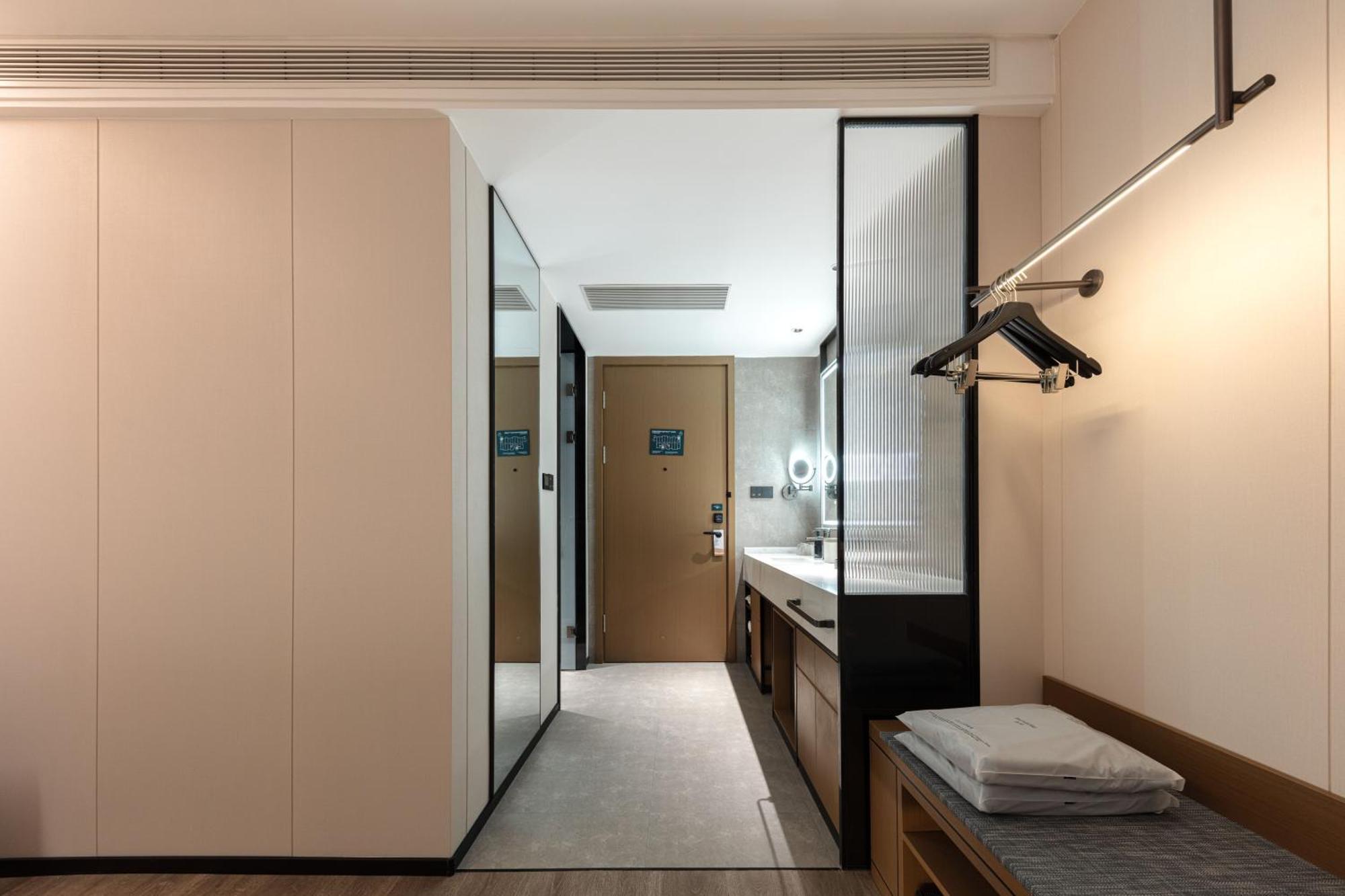 Premium King Room