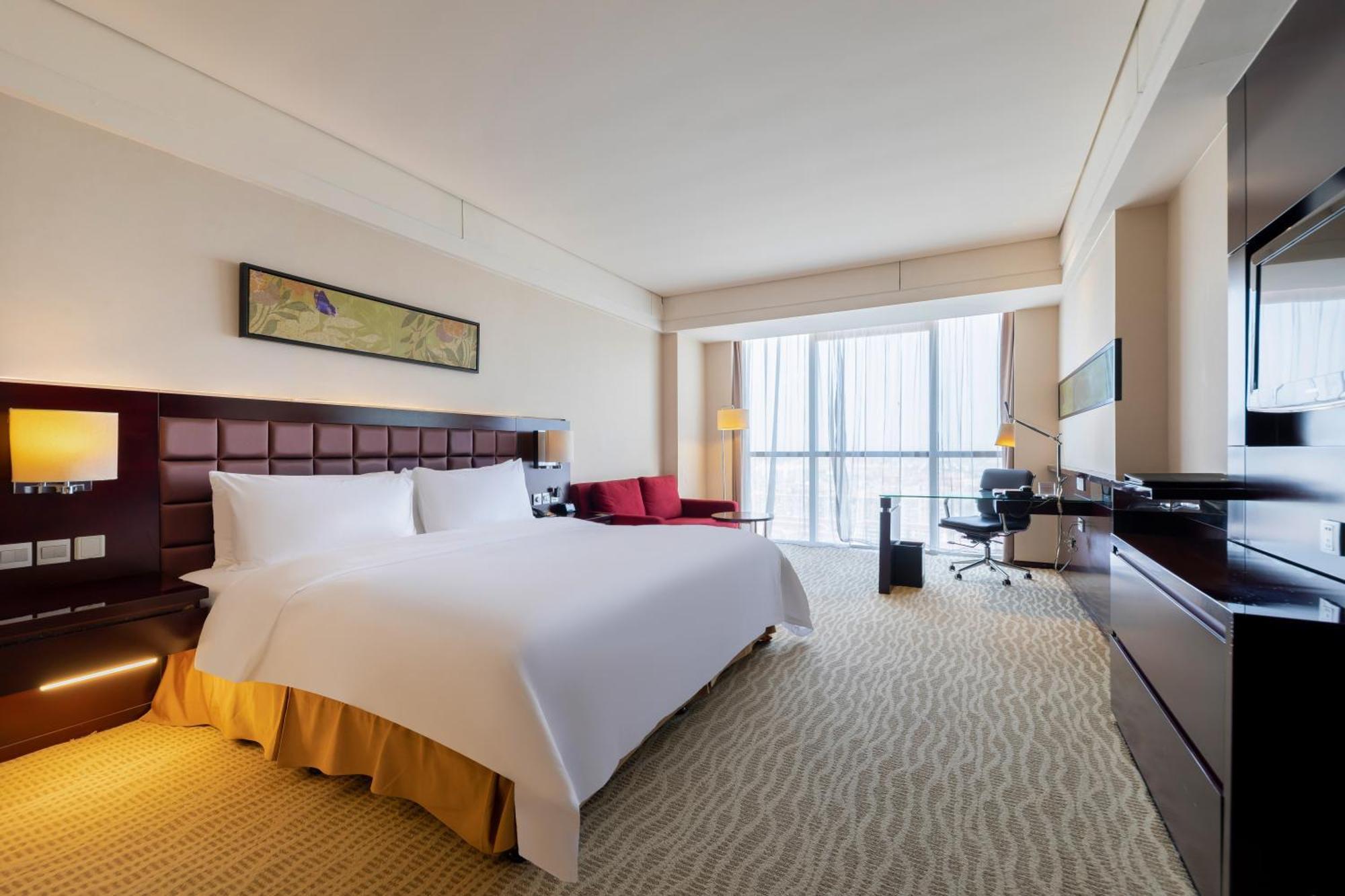 Standard Queen Room