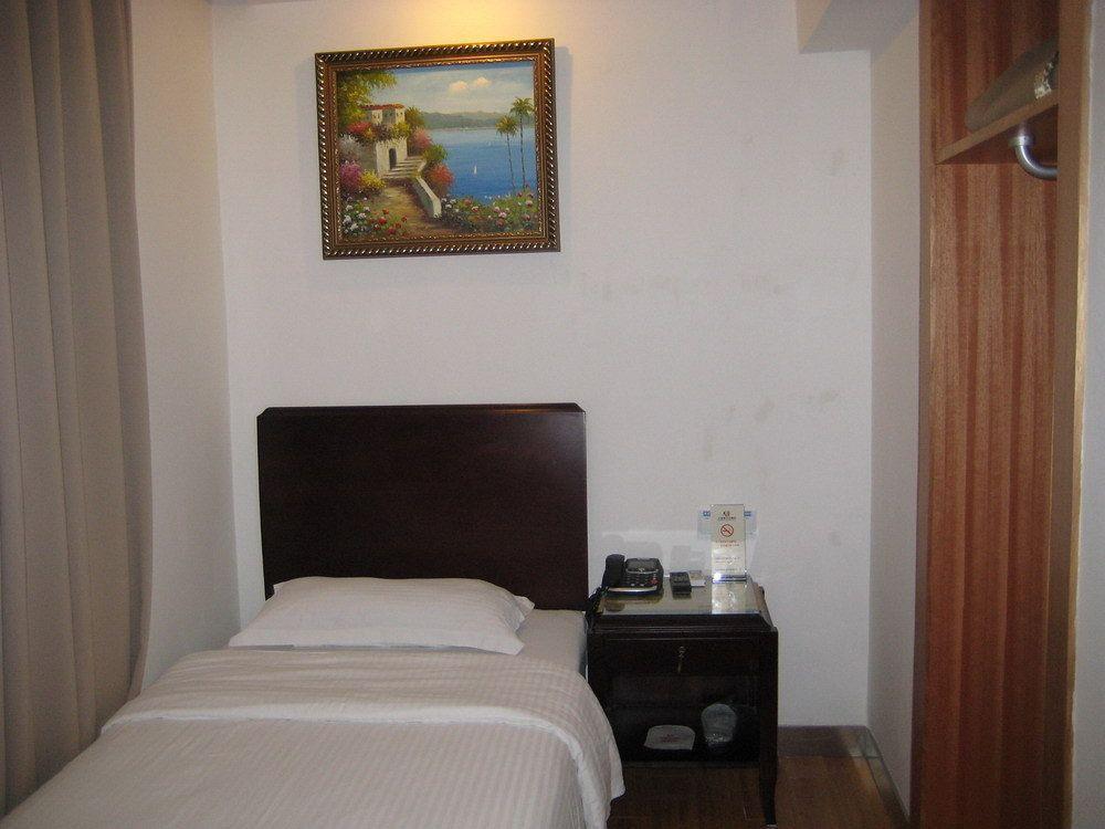 Standard Single Room,216514547:JPEG