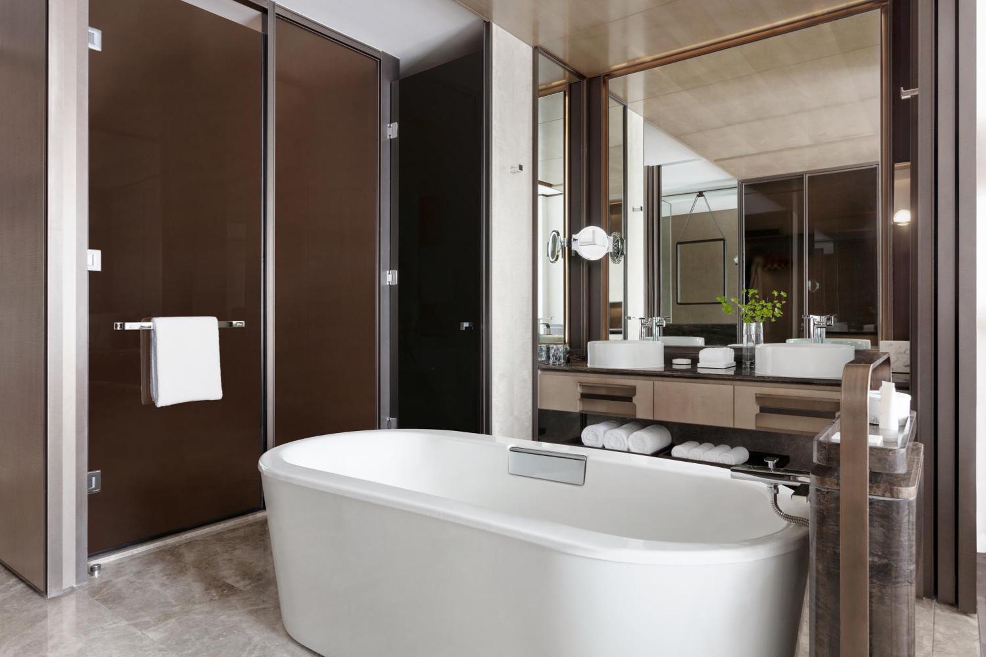 Deluxe Twin Room City View