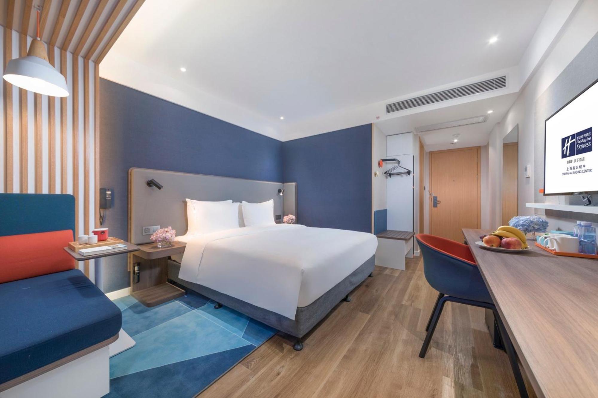 Standard King Room