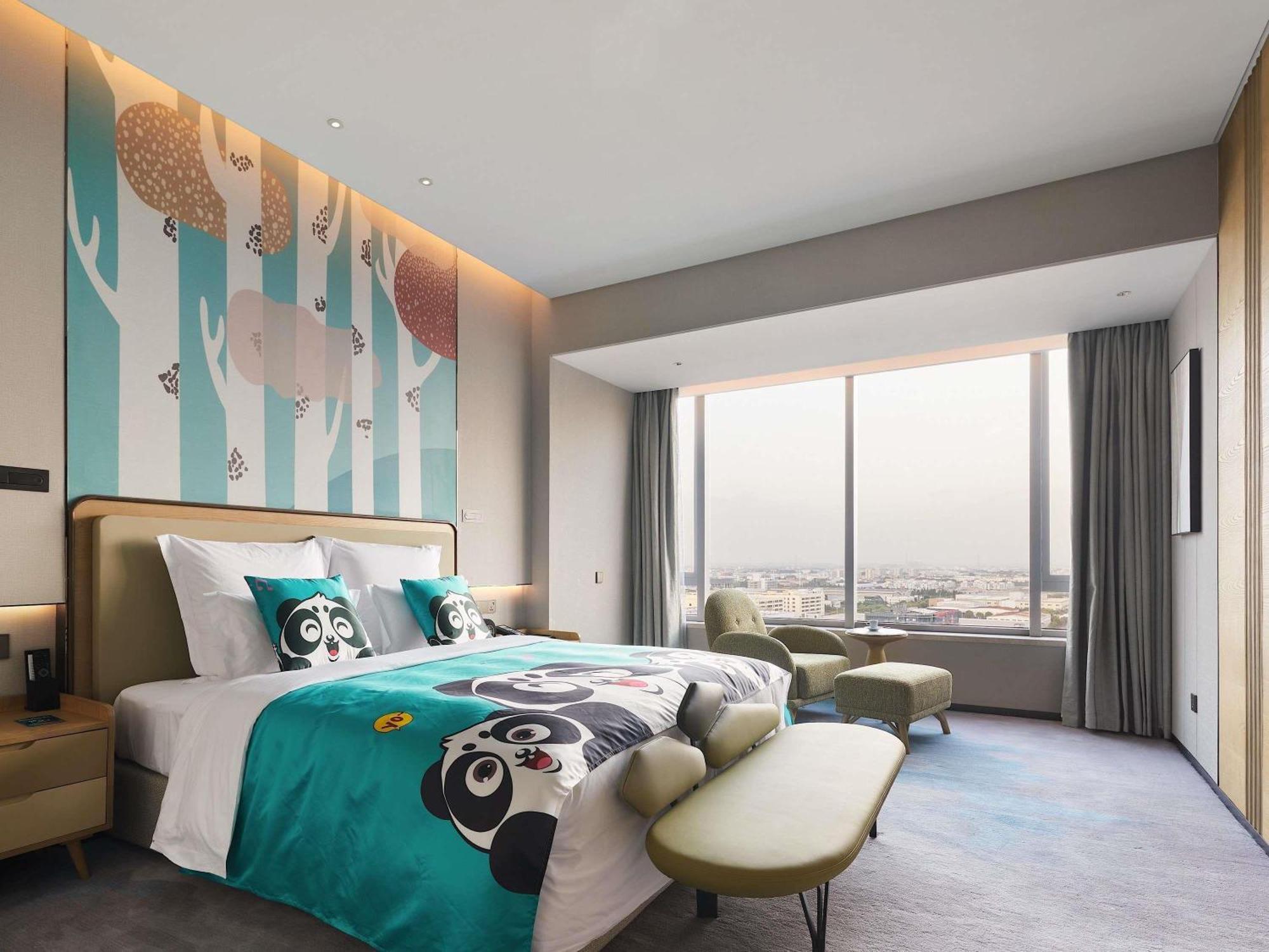 Premium Family King Room City View
