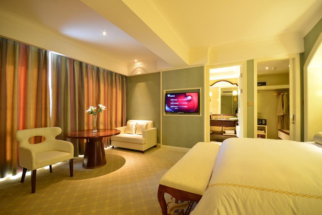 Boutique King Room