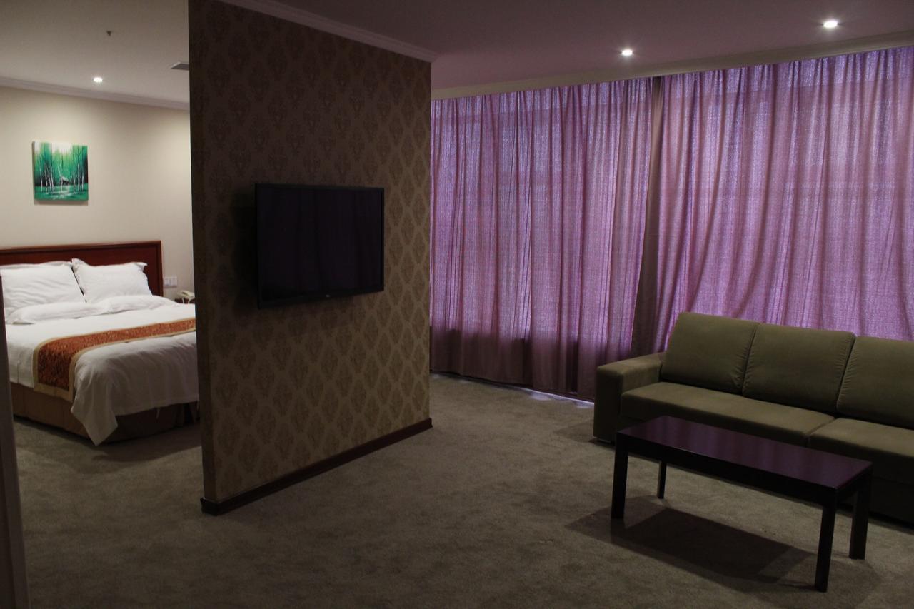 Deluxe Suite