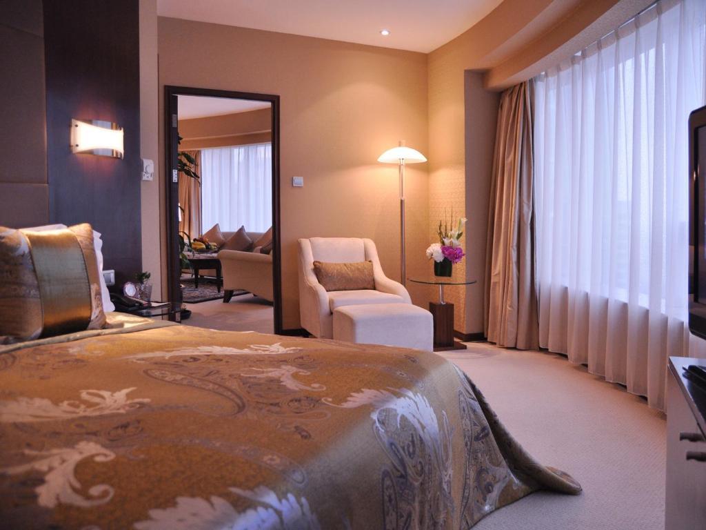 Executive Suite,65549458:JPEG