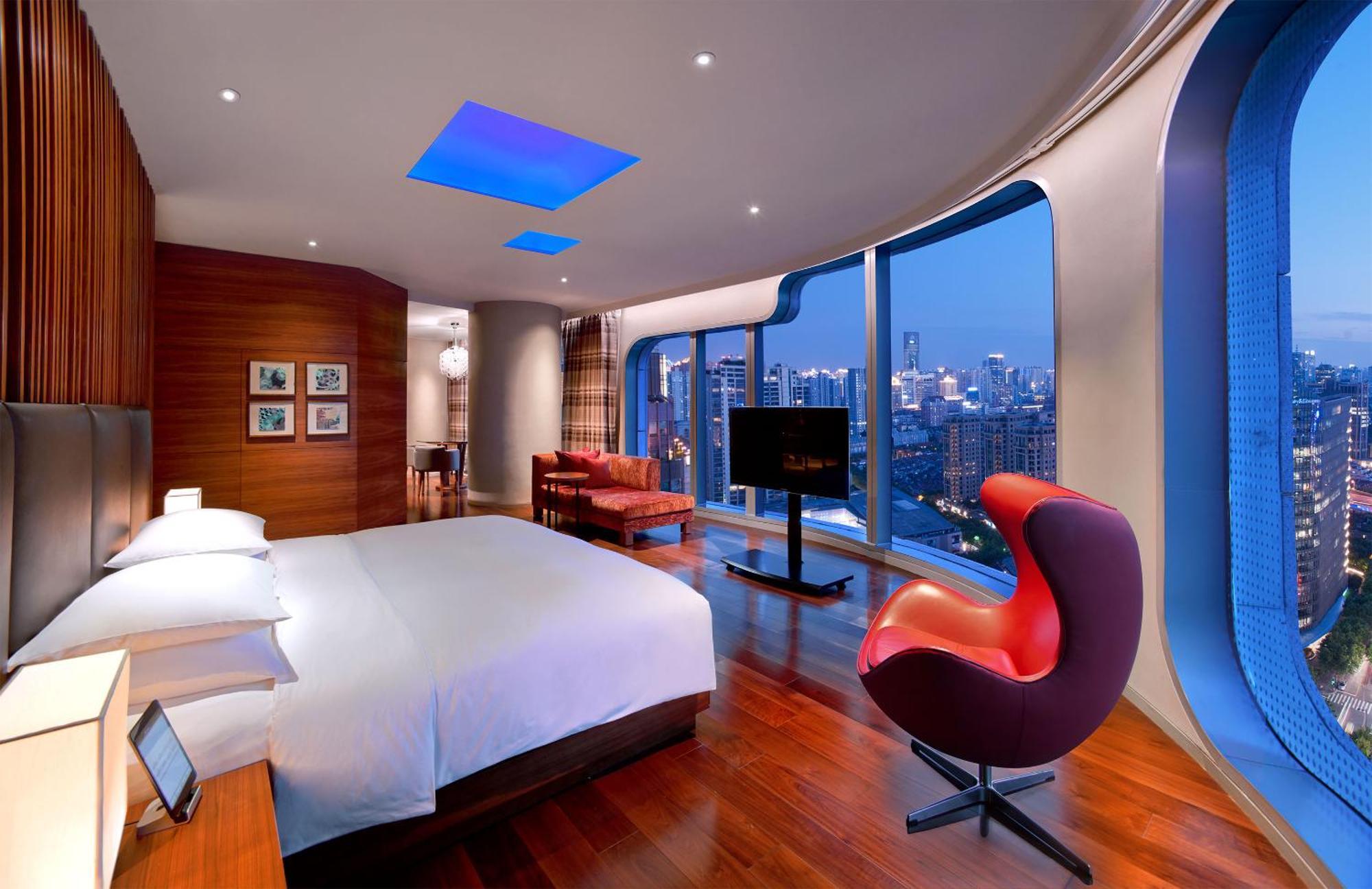Deluxe King Room,1588152275:JPEG