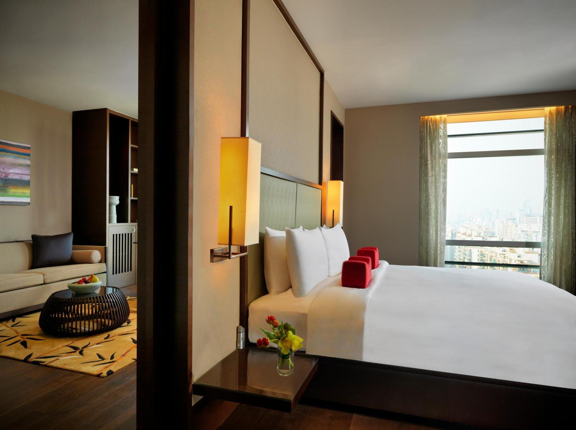 Deluxe King Suite