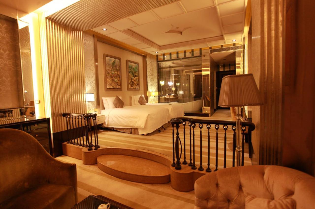 Chateau Premier Twin Room