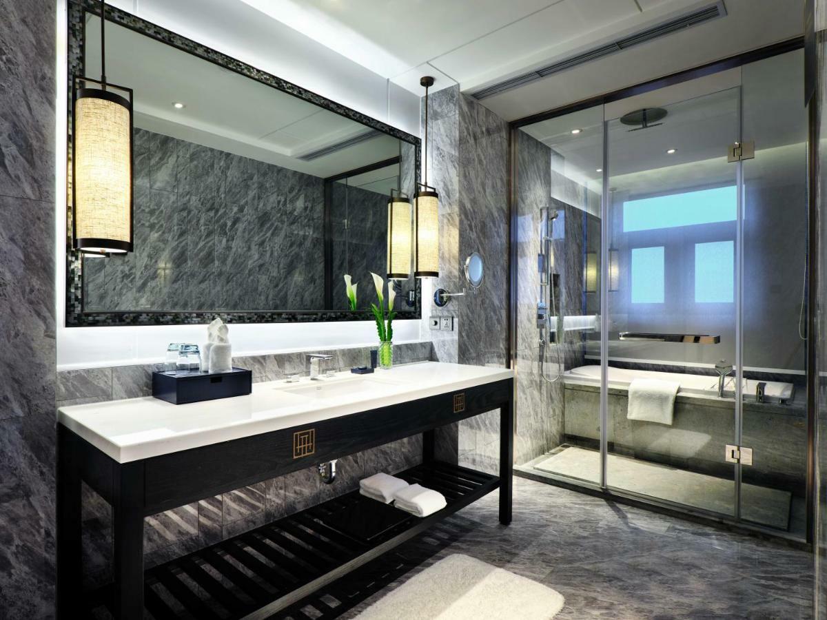 Grand Superior King Room
