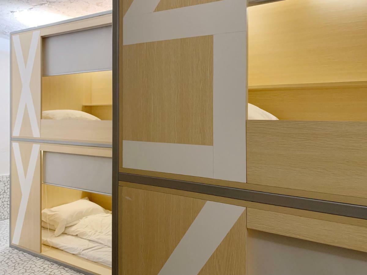 Bed 12-Bed Female Dormitory Room