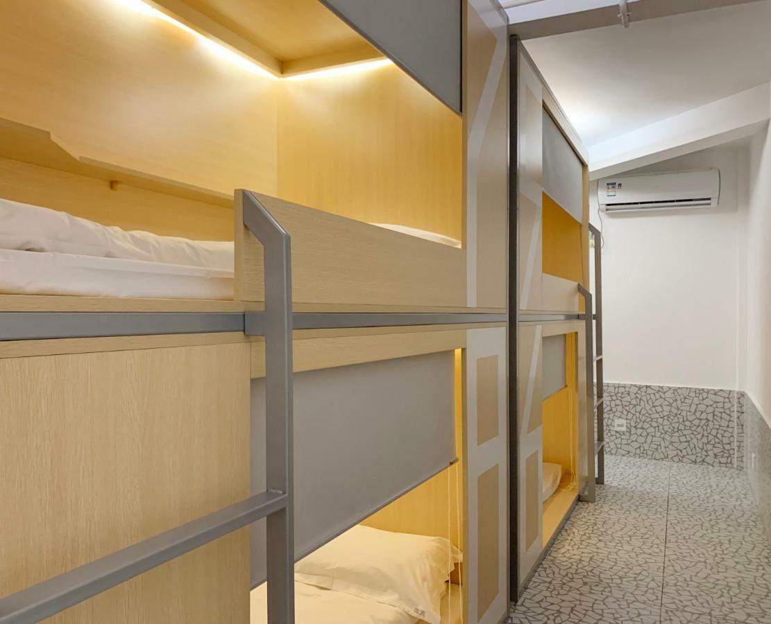 Bed 12-Bed Female Dormitory Room