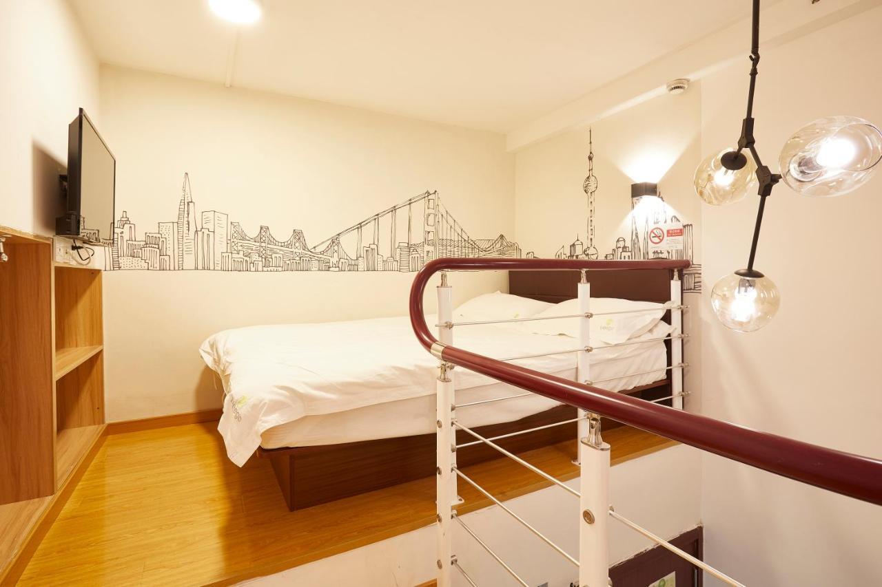 Double Bed Room Without Window