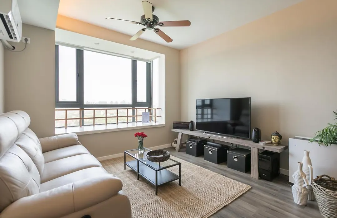 Xujiahui Park 2Br Apt-1