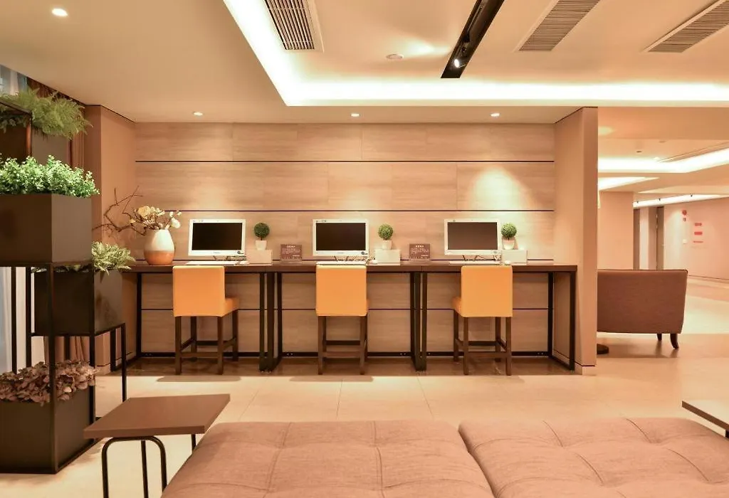 Home Inns Plus Shanghai Xujiahui Branch-1