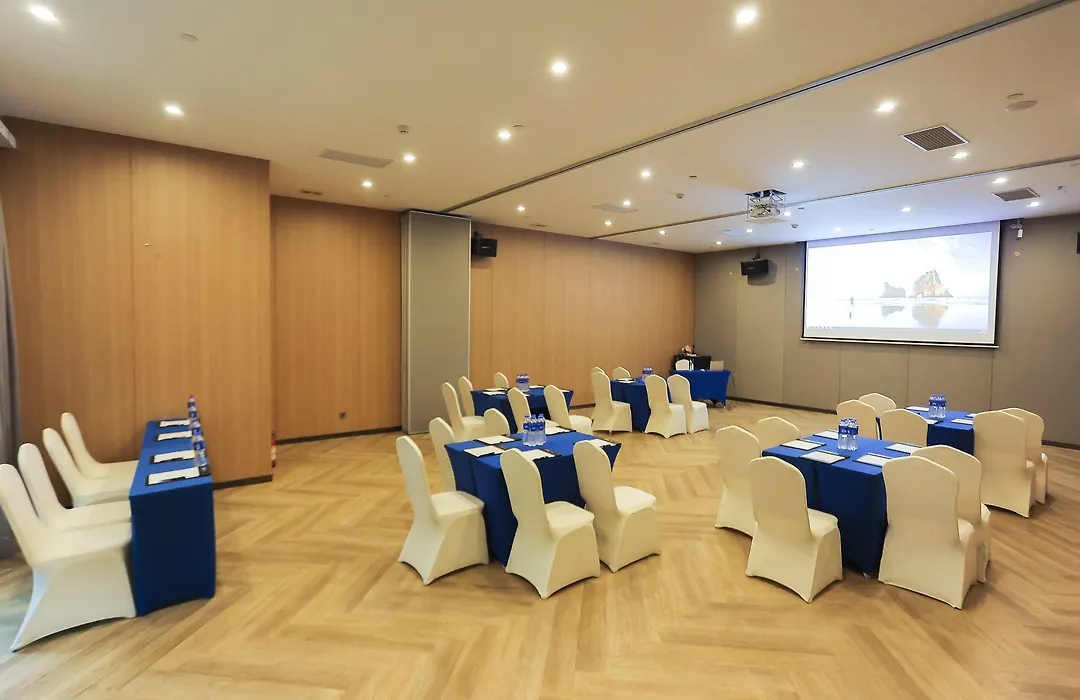 Holiday Inn Express Shanghai Xuhui Binjiang, An Ihg Hotel-1