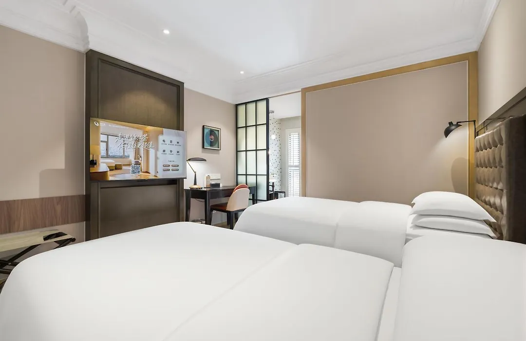 Jinjiang Metropolo Hotel Classic Nanjing Road-1