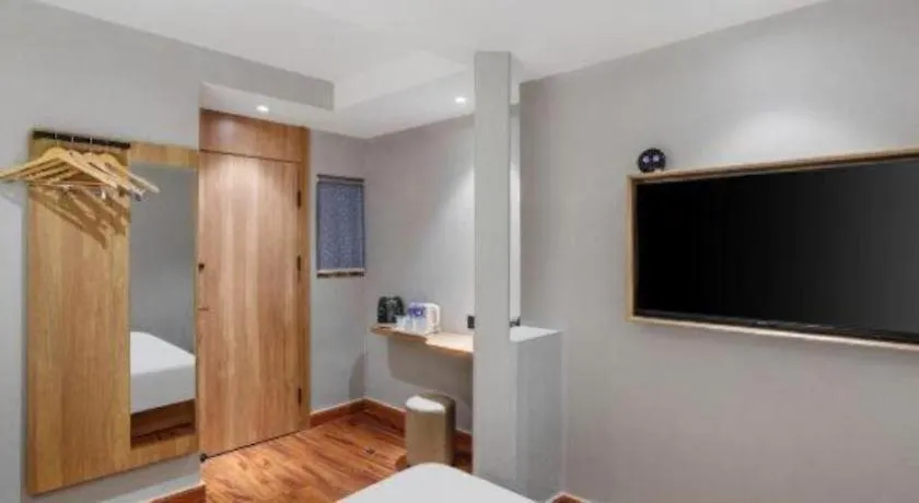 Greentree Inn Shanghai Hongqiao Hub Convention Center Jinghua Road Shell Hotel-1