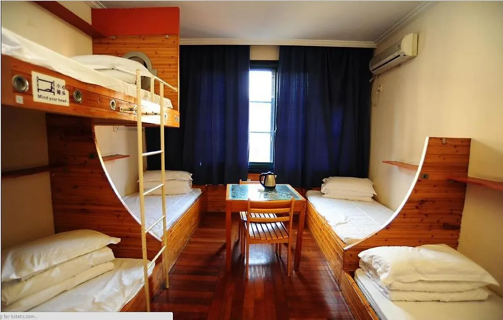 Captain Hostel-1