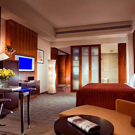Sheraton Grand Shanghai Pudong Hotel & Residences-2