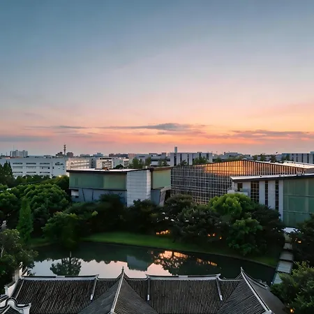 Shanghai International Tourist Resort Fuyi Hotel-2