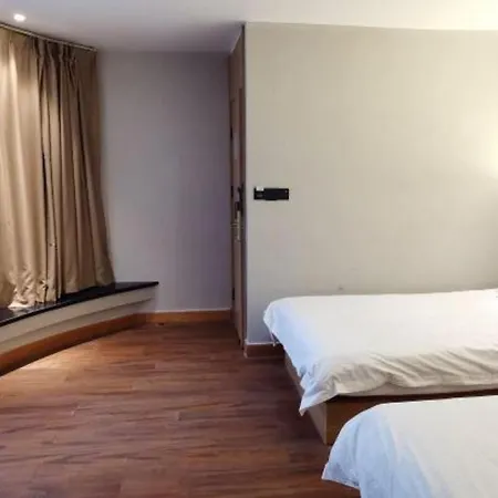 Greentree Inn Shanghai Hongqiao Hub Convention Center Jinghua Road Shell Hotel-3