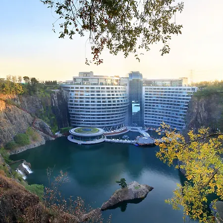 Intercontinental Hotels Shanghai Wonderland By Ihg-2