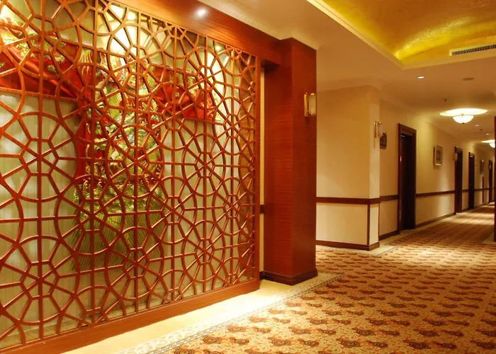 Shanghai Park Hotel - Hudec Excellent Historical Building - Priority Access For Classic Butterfly Cookies Without Queuing To Guests - Hôtel 4 étoiles