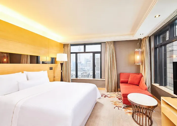 Hotels in de buurt van Volksplein