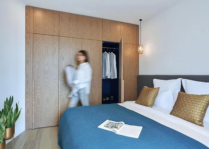 Baseplus-Shanghai Binjiang Serviced Apartment