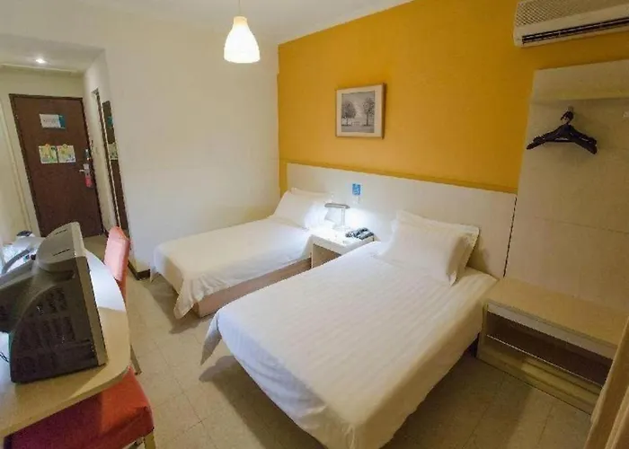 Jinjiang Inn Select Shanghai International Tourism And Resorts Zone Chuansha Road Subway Station