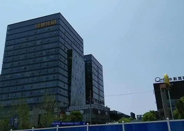 Jinjiang Inn Select Shanghai International Tourism And Resorts Zone Chuansha Road Subway Station
